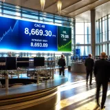 Le CAC 40 atteint de nouveaux records en séance et en clôture, mais reste quasi stable