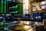 Les semi‑conducteurs tirent Wall Street malgré la reprise des frappes entre États‑Unis et Iran