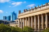 Les Bourses européennes chutent après des frappes américaines en Iran, le CAC 40 perd plus de 2%