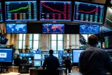 Wall Street hésite : tensions USA-Iran pèsent sur le Nasdaq tandis que le Dow limite les pertes