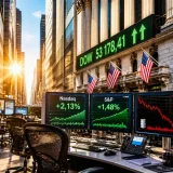Le Dow Jones atteint un nouveau sommet, Wall Street portée par la tech et la chute du pétrole