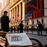 Wall Street recule après le discours de la Fed; les marchés réévaluent une hausse des taux en septembre
