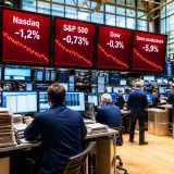 Wall Street replonge après les mises en garde des patrons de l'IA, les semi-conducteurs lourdement touchés