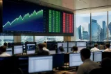 Le CAC 40 reprend du terrain, porté par le recul du pétrole et les bancaires