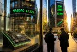 Wall Street en hausse : les semi‑conducteurs relancent le Nasdaq, le Dow Jones franchit 53.000 pts