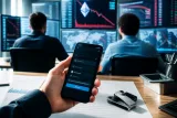 Ethereum sous pression : près de 100 000 adresses déposent sur Binance pendant la panique