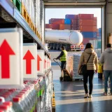 Hausse probable des prix alimentaires dès septembre : transport et plastique pointés du doigt
