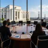 La Fed temporise malgré une inflation soutenue et des divisions au sein du FOMC