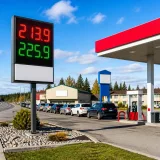 L'inflation au Canada redescend à 2,8 % en juin, le recul porté par l'essence