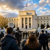 La Fed face aux tensions : Kevin Warsh sous pression avant une nouvelle réunion cruciale