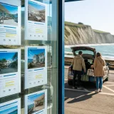 Chaleur et coût de la vie redessinent les vacances d'été des Français