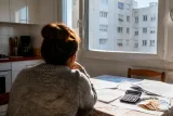Le taux de pauvreté se maintient à 15,4 % en 2024, un niveau historique depuis 1996