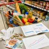 Les Français surestiment nettement l’inflation : un écart de 9 points qui pèse sur consommation et épargne