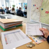 Les allocations des ex-frontaliers: la facture moyenne double pour ceux qui travaillaient en Suisse