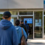 Les demandes d’allocation chômage aux États-Unis enregistrent une légère hausse, sans signe de rupture