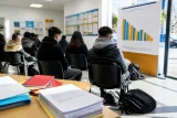 Les jeunes sans bac face à un marché du travail où le diplôme pèse encore très lourd
