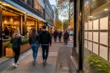 Le Canada crée 18 200 emplois en juin, le chômage baisse à 6,5 %
