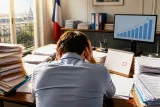 Le coût des arrêts maladie atteint 17,9 milliards : l'exécutif annonce une limitation des prescriptions