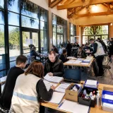 Incendies en Gironde : des agents municipaux et préfectoraux venus en renfort pour gérer l’après‑sinistre