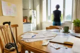 La réforme du chômage risque d'accroître la précarité des familles monoparentales et des seniors