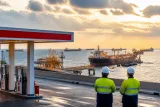 Les prix du pétrole sous pression après la hausse de quotas de l’Opep+ et la reprise du transit à Ormuz