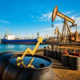 Le pétrole repart vers les 100 $ : stocks en baisse et risques géopolitiques ravivent la tension