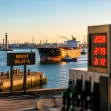 Le Brent repasse au‑dessus de 95 $ après l'escalade au Moyen‑Orient, pression sur l'inflation