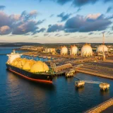 Les prix du gaz européen repartent à la hausse : stocks bas et tensions géopolitiques menacent la rentrée