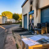 L’État prend en charge l’activité partielle des TPE/PME touchées par les incendies, une aide jugée limitée