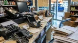 Prêts d'urgence à 2,5 % : ce que proposent Crédit Agricole, LCL et BPCE aux commerçants pillés