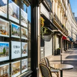 Saint‑Germain‑des‑Prés : le 6e arrondissement grimpe, tensions et risque de bulle en filigrane