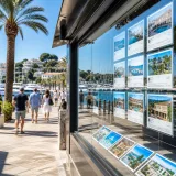 Antibes : entre front de mer très cher et quartiers émergents, le marché reste tendu