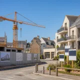 Les prix se stabilisent à Vannes : opportunité pour les acheteurs face au ralentissement de la construction
