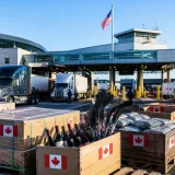 Les États-Unis imposent 50 % de droits de douane sur une large gamme de produits canadiens