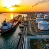 Le Nigeria produit au‑dessus de son quota OPEP, tension sur l'offre pétrolière mondiale