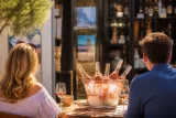 Le rosé, rebrand réussi : comment le verre d’été est devenu moteur de marché