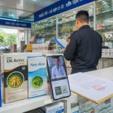 Deux compléments pointés pour publicité trompeuse et usage d'images de médecins à Hanoï
