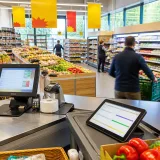 À 21 et 26 ans, deux dirigeants relancent quatre magasins de proximité et emploient 38 personnes