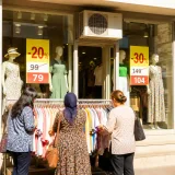 Soldes d’été en Tunisie : réductions légales d’au moins 20% et appels à relancer la consommation