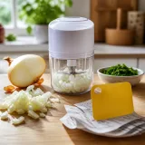Le hachoir Moulinex Moulinette Essential à 29,99 € : un petit appareil qui peut alléger le budget cuisine
