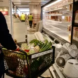 Monoprix lance la rénovation de 156 franchises alors que Casino restructure sa dette
