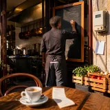Le « menu du jour » repart à la hausse : énergie et matières premières pèsent sur les additions