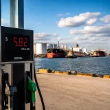Le diesel atteint un record aux États-Unis, double choc d'offre pèse sur les prix mondiaux