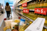Hausse des prix alimentaires et nouvelle flambée de l'huile : quel effet sur le budget des ménages ?