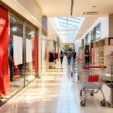 Soldes d'été décevants : la baisse du pouvoir d'achat pèse sur les centres commerciaux