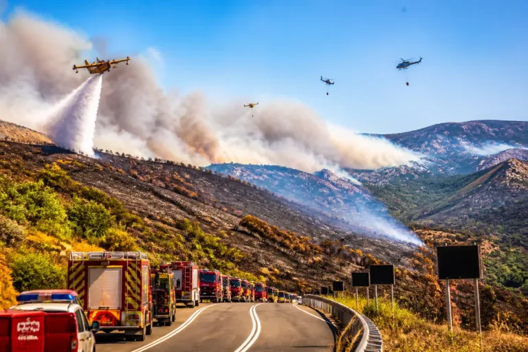 Incendie majeur dans les Pyrénées-Orientales : 1.500 ha brûlés, le Tour de France en suspens