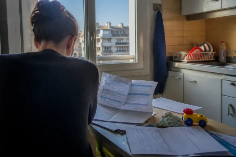 La réforme du chômage fragilise les familles monoparentales, alerte Solidaris