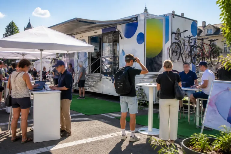 France Travail lance le "Tour de l'emploi" pour accompagner 100 000 personnes vers un travail