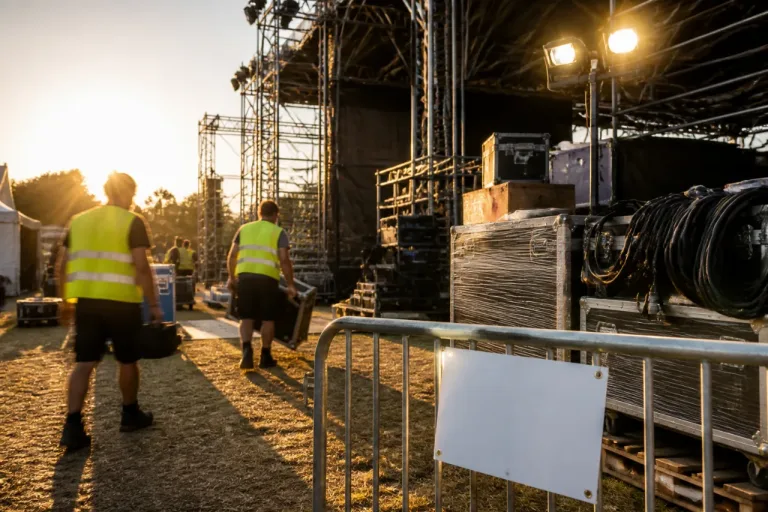 Un bénévole privé de 660 CHF : quand le montage d’un festival réduit des allocations chômage