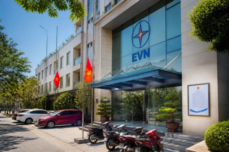 Le Vietnam autorise EVN à recalculer le prix de l'électricité trois fois par an